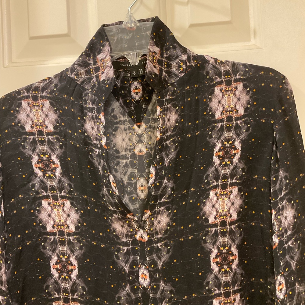 Theyshen’s Theory Beasy Printed Long Sleeve Silk Tunic Blouse, Split Neck, Sz S - Picture 2 of 12